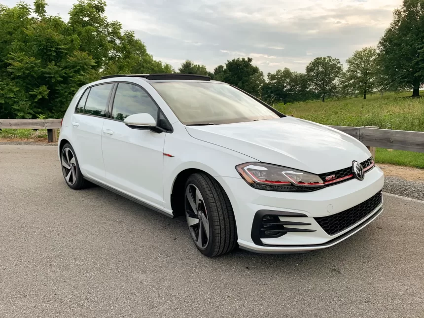 Šiuos automobilius pamėgę daugelis lietuvių, tačiau jų geriau niekada nepirkti: pateikiamas sąrašas automobilių, kurie turi didžiulių problemų su korozija, rūdys juos tiesiog sunaikina