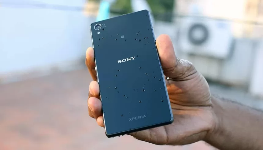 „Sony“ kitąmet gali pristatyti telefoną su 4K raiškos OLED ekranu