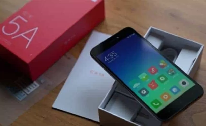 „Xiaomi“ pardavė virš milijono išmaniojo telefono „Redmi 5A“ kopijų