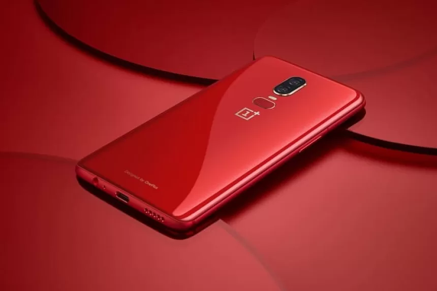 „OnePlus“ pristatė raudoną „OnePlus 6“ modelio versiją