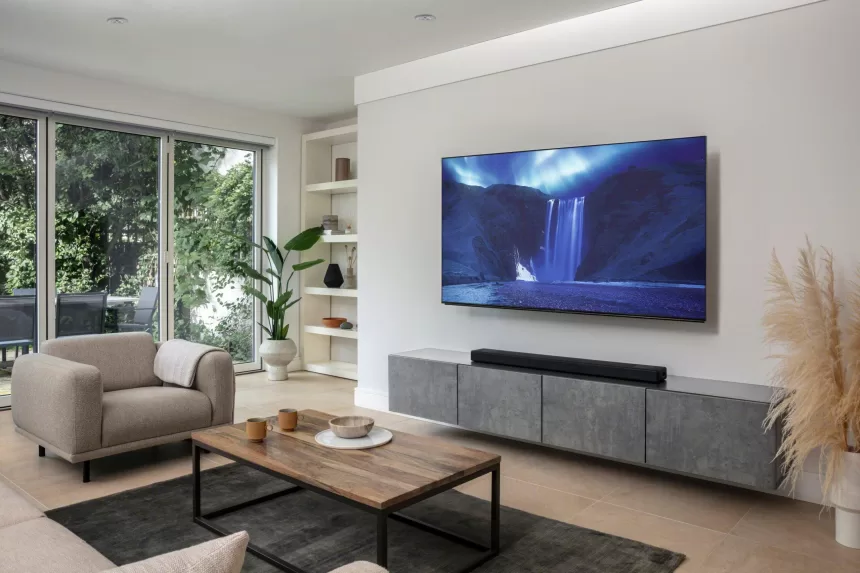 „Sony“ pristatė naują garso projektorių: namų kino patirtį perkels į kitą dimensiją