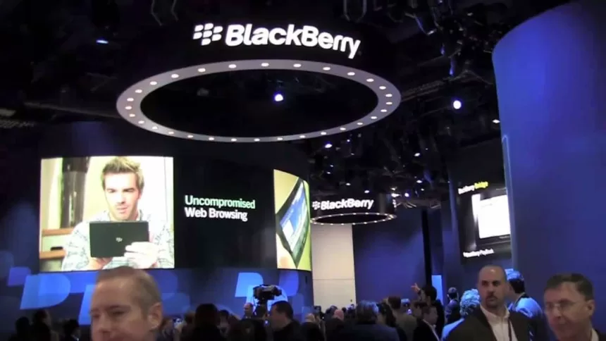 Pasirodė „BlackBerry KEY2“ telefono su fizine klaviatūra nuotraukos