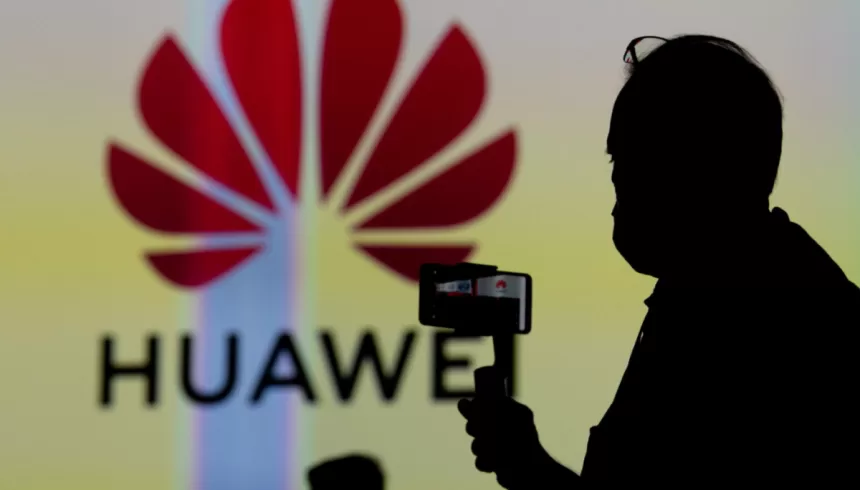 Estija netikėtai atrišo rankas „Huawei”: bus galima naudoti kinišką 5G įrangą
