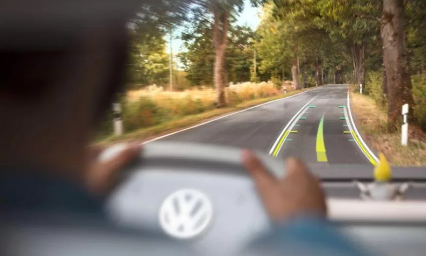 „Volkswagen“ netiki elektromobilių ateitimi: ja taps kitokio tipo transporto priemonės