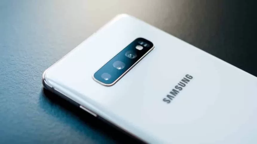 „Samsung Galaxy S10 Lite“ galimai turės vieną didžiausių baterijų visoje „Galaxy S10“ serijoje