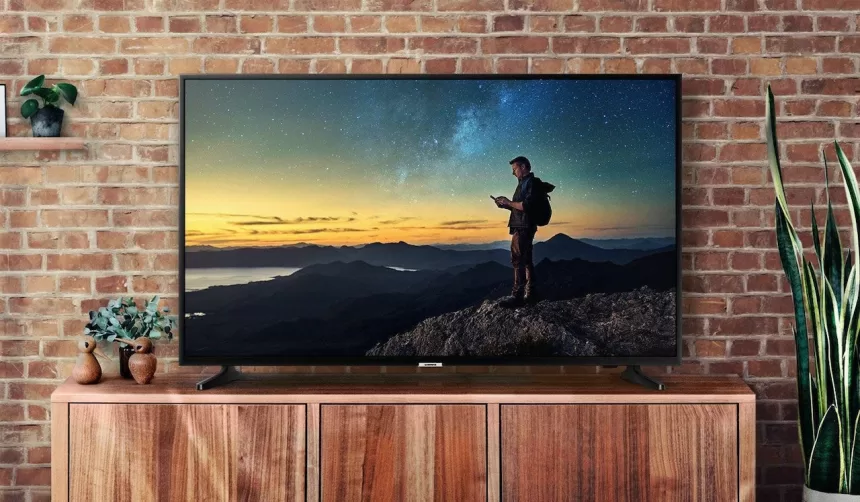 Suklydę gailėsitės ilgai: štai kaip teisingai išsirinkti televizorių savo namams