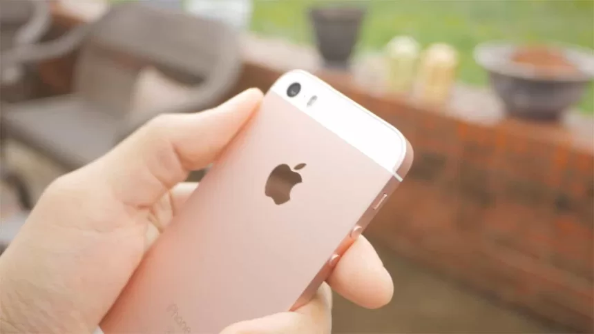 „iPhone SE 2“ gali būti pristatytas jau kitą mėnesį