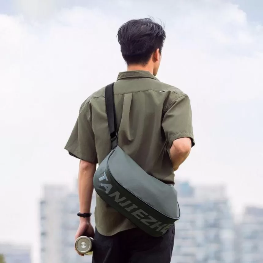 Youpin Explorer lightweight waterproof crossbody bag