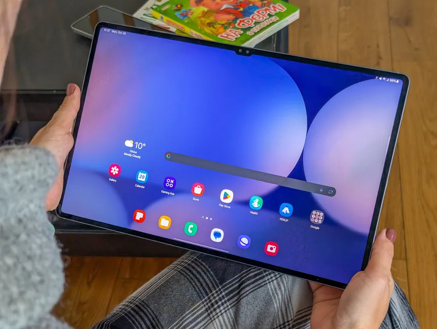 „Samsung Galaxy Tab S10 Ultra“ apžvalga: brangi ir stulbinančiai didelė, tačiau tai geriausią, ką gali pasiūlyti ne tik „Samsung“, bet ir kiti „Android“ įrenginių gamintojai