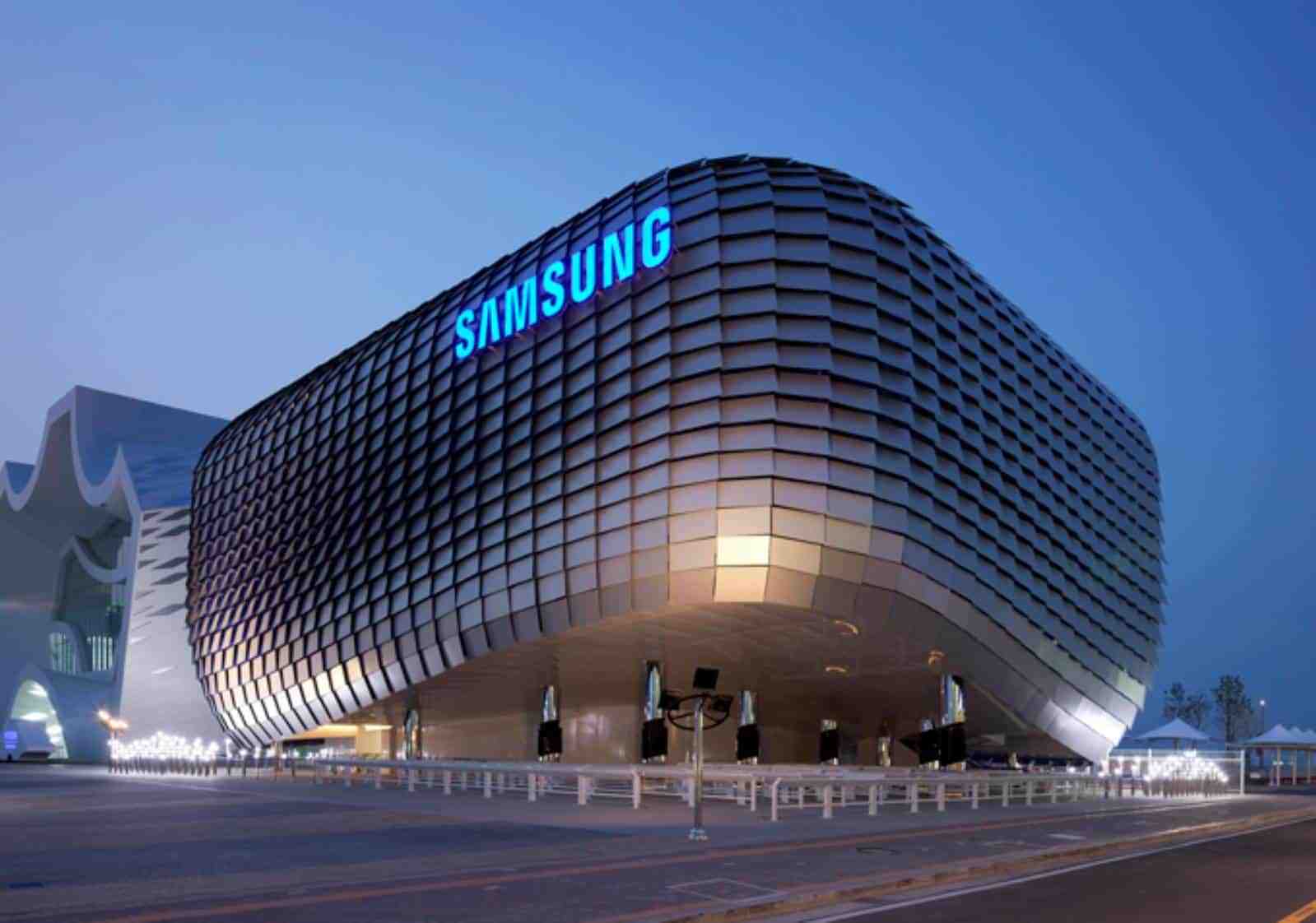 Tai sprogdino internetą: „Samsung“ pralaimėjimai, E.Musko beprotybės ir naujai kuriama automobilizimo istorija