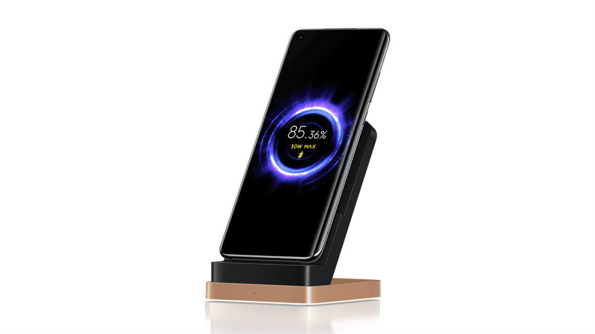 „Xiaomi” papasakojo, kaip jai pavyksta „Mi 10 Ultra” bateriją belaidžiu būdu įkrauti vos per 40min: konkurentai turėtų pasimokyti