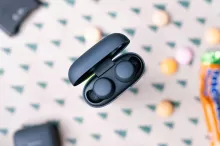 „Sony LinkBuds S“ belaidžių ausinukų apžvalga: nuobodžiai minimalistinis dizainas, slepiantis pasakišką garsą bei triukšmo slopinimą