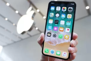 „Apple“ paskelbė naujausią finansinę ataskaitą: džiaugiasi puikiais telefonų pardavimais ir fiksuoją naują teikiamų paslaugų rekordą