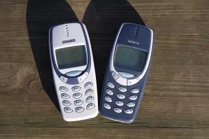 Įdomūs faktai apie legendinę „Nokia 3310“: nuo guminių batų iki kodų Morzės abėcėle