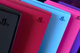 „Sony“ turi spalvingų naujienų „PlayStation“ savininkams: savo konsolę ar pultelius galėsite nudažyti naujomis spalvomis