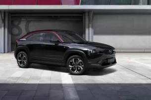 „Mazda“ drebina Europos automobilių rinką: pristatytas unikalus įkraunamas hibridas