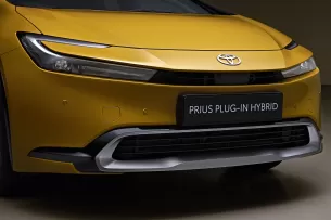 Lietuvoje siūlomas naujausias „Prius“ modelis: dar galima rezervuotis ikona tapusį „Toyota“ automobilį, aišku ir jo kaina