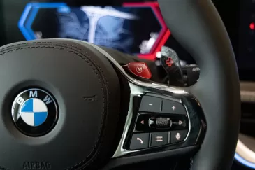BMW fiksuoja stulbinančius rezultatus: užfiksuoti augantys elektromobilių pardavimai, pasiekė ir simbolinę parduotų modelių ribą