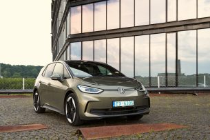 Baltijos šalyse – dar viena įspūdinga „Volkswagen“ naujiena: į mūsų rinką atvyksta antros kartos „ID.3“ elektromobilis