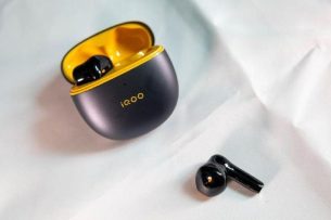 „iQOO“ pristatė naujus belaidžius ausinukus: už patrauklią kainą pasiūlys puikią kokybę bei akį traukiantį dizainą
