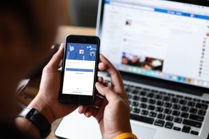 Privalu nedelsiant pasirūpinti savo „Facebook“ paskyros saugumu: lietuviai atsidūrė kibernetinių nusikaltėlių taikinyje, ekspertai pasakė ką būtina padaryti visiems