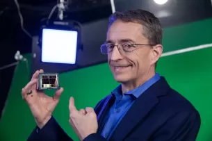 „Intel“ patvirtino, kad ateityje naudos AMD stiliaus 3D spartinančiąją atmintį