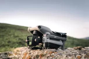 DJI pristato naująjį „Air 3“ droną: dar galingesnis įrankis filmuojant ar fotografuojant, pasiūlys naujas galimybes