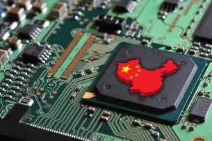 Kinija sudavė rimtą smūgį JAV technologijų milžinei: pradėtas taikyti draudimas, kuris gali turėti itin skaudžių pasekmių