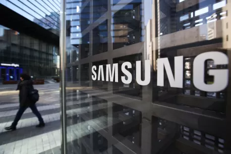 „Samsung“ vadovai persigalvojo: atsisakė planų bendradarbiauti su „Microsoft“, aiškios ir to priežastys