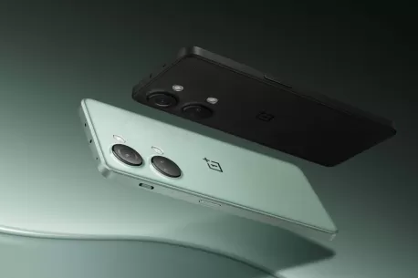 „OnePlus“ pristatė nebrangų „Ace 2V“ telefoną: už itin žemą kainą pasiūlys puikių savybių ekraną bei daugybę atminties