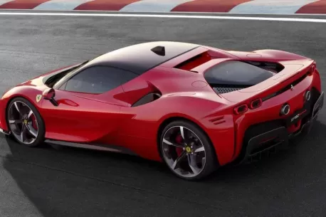 „Ferrari“ siekia pasivyti kitus gamintojus: statoma speciali gamyba, ruošiamas pirmasis toks bendrovės produktas