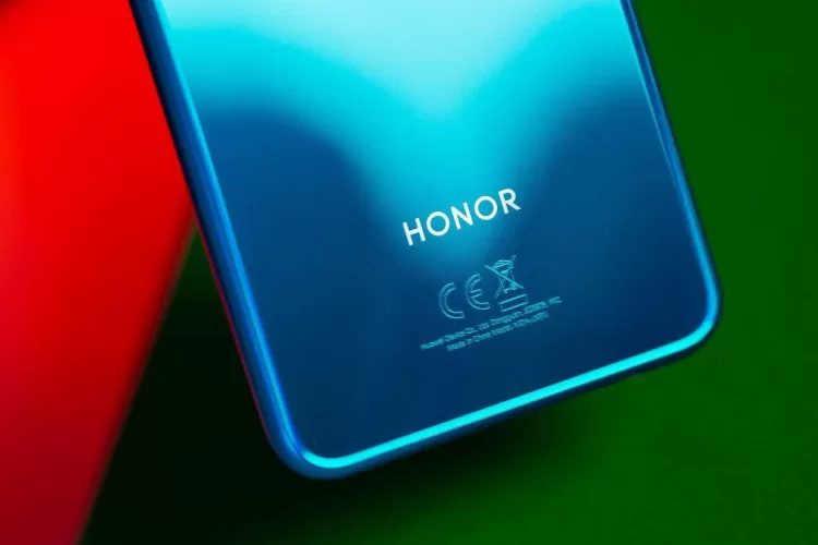 „Honor“ jau rytoj ruošia staigmeną: ketinama pristatyti bent tris naujus telefonus