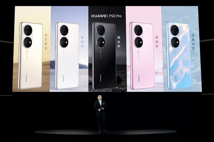 Mėnesius trukęs laukimas baigtas: „Huawei“ pristatė naujuosius savo flagmanus