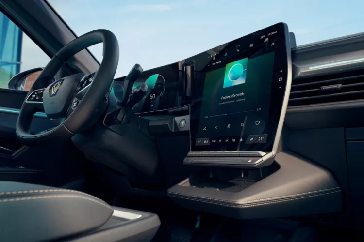 „Renault“ juda inovacijų keliu: prisijungia prie kitų gamintojų ir savo automobiliuose naudos „Android“ platformą
