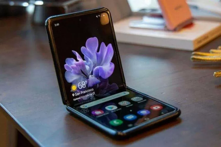 Rusams užkliuvo „Samsung“ telefonai: žadama juos uždrausti, o tu priežastimi gali tapti viena paprasta funkcija