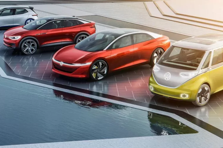 Automobilių rinkoje šiemet bus karšta: elektriniai modeliai, kurių išleidimo turėtų laukti kiekvienas