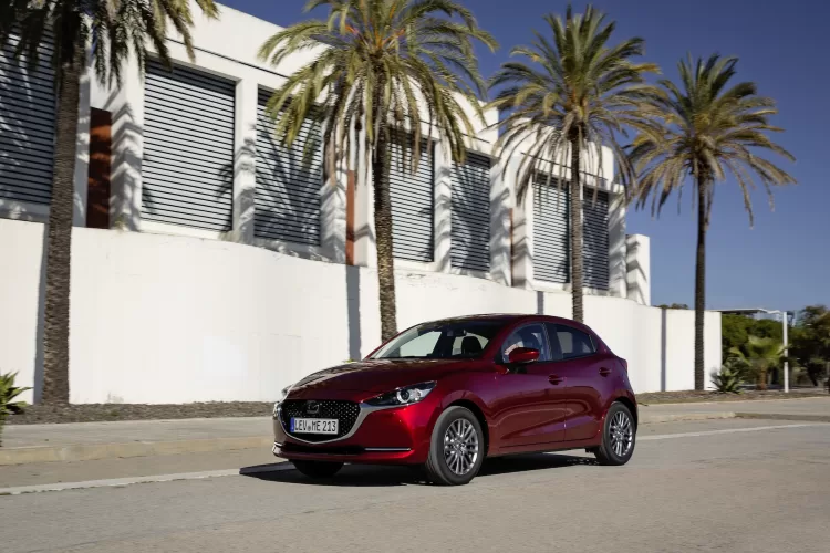 Pristatytas atnaujintas „Mazda2“ modelis: dar ekonomiškesnis, tačiau neprarado vairavimo žavesio