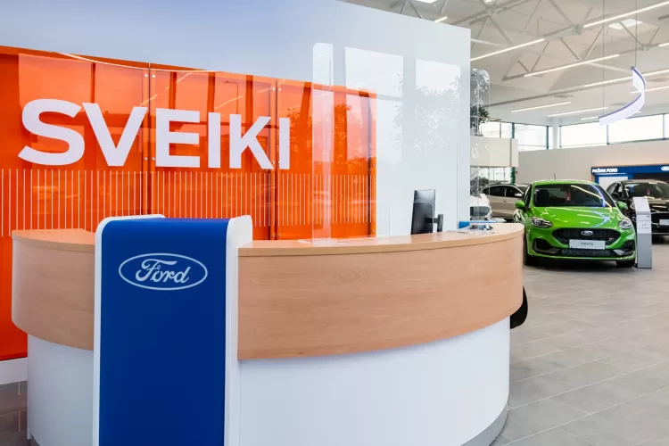 „Ford“ turi naujieną vilniečiams: atidarytas moderniausias Baltijos šalyse „Ford“ automobilių salonas