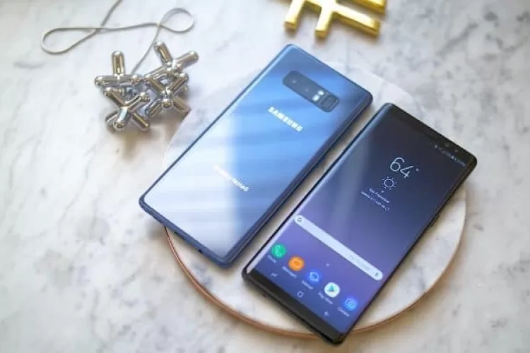 „Samsung“ turi blogų naujienų senesnio flagmano savininkams: nutraukiamas dar vieno itin populiaraus telefono palaikymas