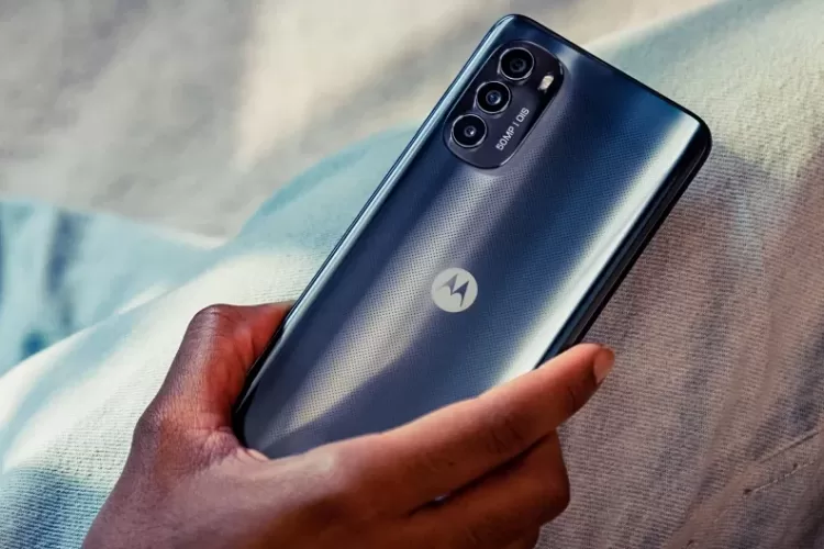 „Motorola“ turi naujieną ieškantiems pigaus telefono: pristatytas naujasis „Moto G82“ modelis