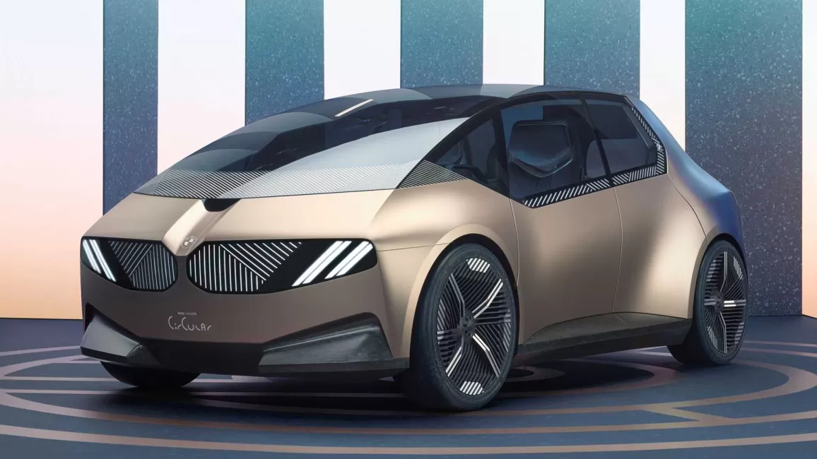 BMW demonstruoja raumenis: Miunchene pademonstruotas pilnai perdirbamas miesto automobilis