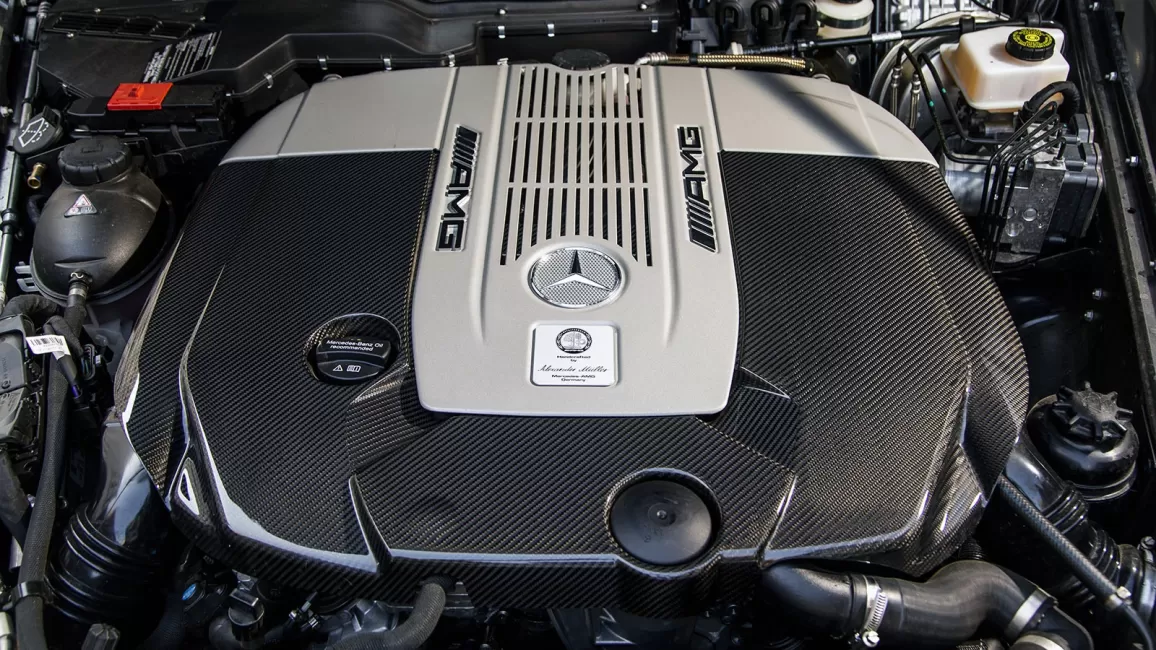 Automobilio variklio priežiūros ABC: kada ir kodėl verta plauti variklį?