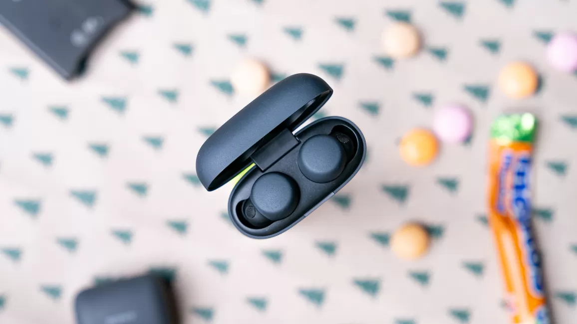 „Sony LinkBuds S“ belaidžių ausinukų apžvalga: nuobodžiai minimalistinis dizainas, slepiantis pasakišką garsą bei triukšmo slopinimą