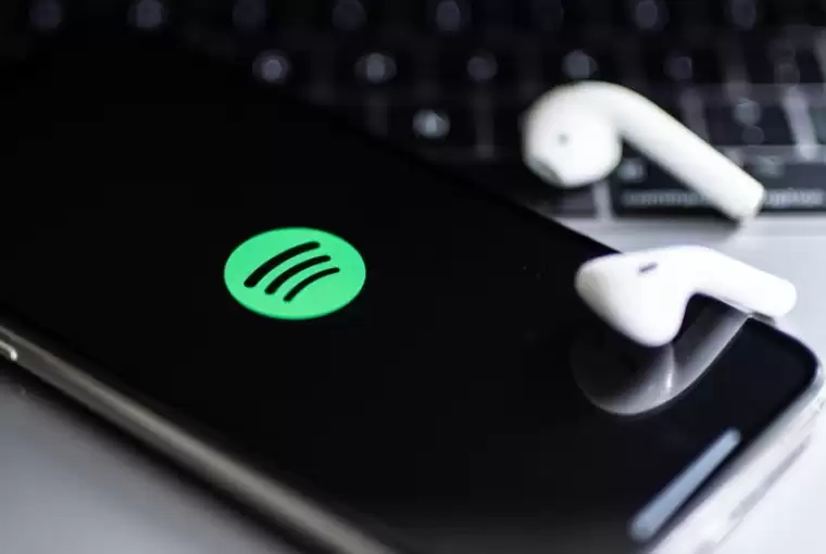 „Spotify“ išlieka muzikos programėlių viršūnėje, tačiau konkurencinė kova tampa vis įtemptesnė