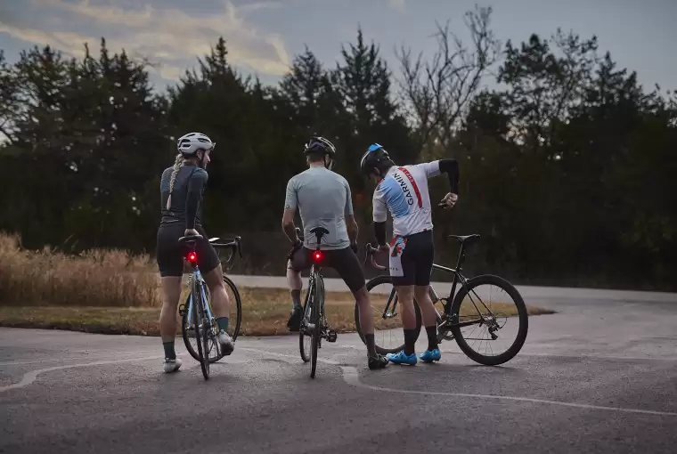 Saugesniam važiavimui dviračiu: pristatytas naujasis „Garmin“ galinio vaizdo radaras