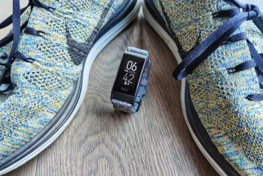 „Fitbit Charge 4” apžvalga: kai užaugsiu, būsiu išmanusis laikrodis