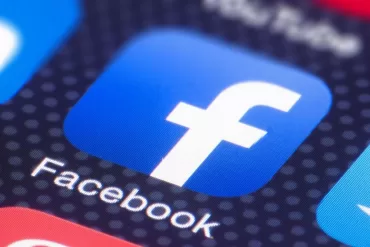 Šalutinis „Facebook“ lūžimo efektas: džiaugėsi ne tik konkurentai, bet ir mobiliojo ryšio operatoriai