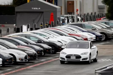 Elektromobilių bumas tęsiasi: „Tesla“ užfiksavo rekordinius rezultatus, kurių pavydi daugelis