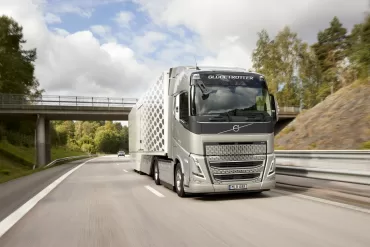 Pergalės degalų taupymo bandymuose: „Volvo FH“ sunkvežimis su specialia sistema tapo taupiausiu modeliu