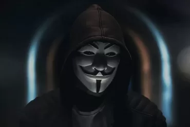 Dar vienas smūgis Kremliaus propagandai: grupuotė „Anonymous“ perėmė TV transliacijų valdymą ir pasiuntė žinutę visiems rusams